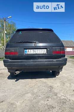 Универсал Volkswagen Passat 1993 в Барышевке