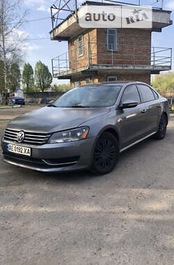 Седан Volkswagen Passat 2012 в Днепре