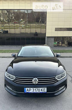 Седан Volkswagen Passat 2015 в Запорожье