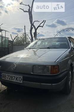 Седан Volkswagen Passat 1989 в Гайсине