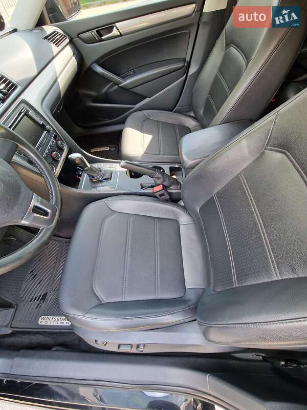 Седан Volkswagen Passat 2014 в Днепре