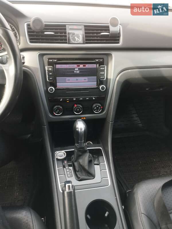 Седан Volkswagen Passat 2015 в Киеве фото 6 Седан Volkswagen Passat 2015 в Киеве