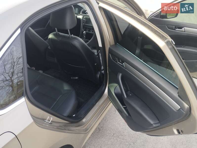 Седан Volkswagen Passat 2015 в Киеве фото 7 Седан Volkswagen Passat 2015 в Киеве