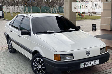 Седан Volkswagen Passat 1990 в Дунаевцах