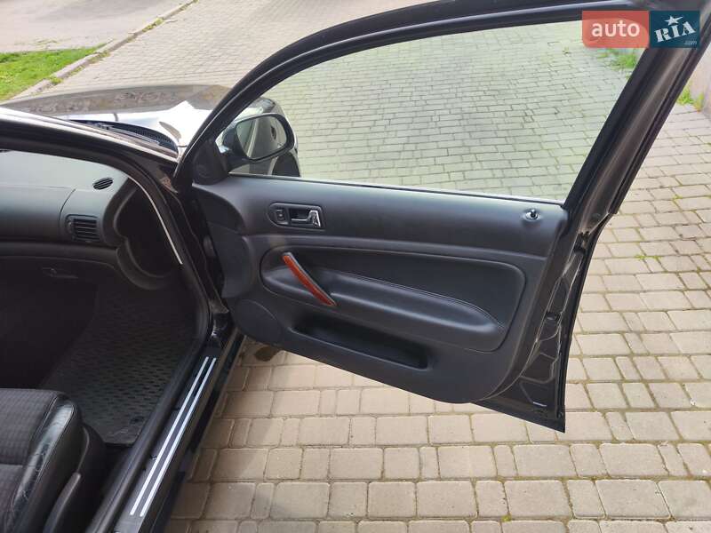 Седан Volkswagen Passat 2003 в Могилів-Подільському