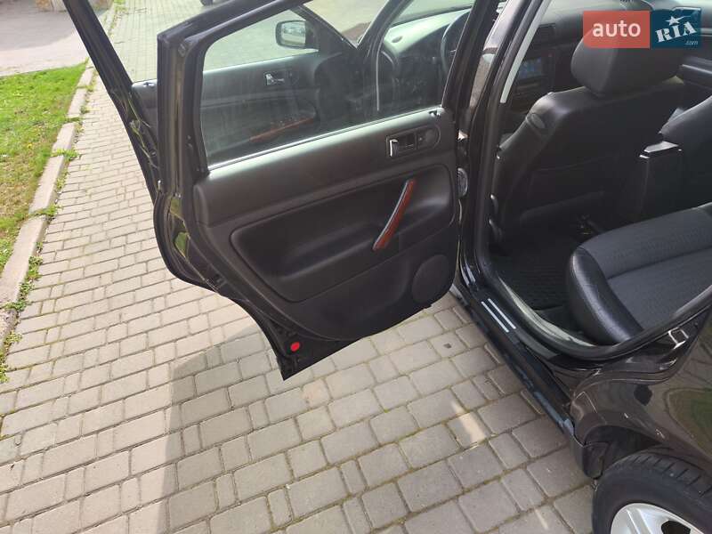 Седан Volkswagen Passat 2003 в Могилів-Подільському