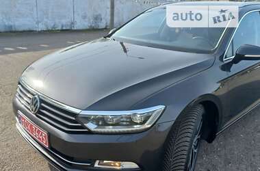 Универсал Volkswagen Passat 2019 в Киеве