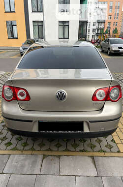 Седан Volkswagen Passat 2007 в Киеве