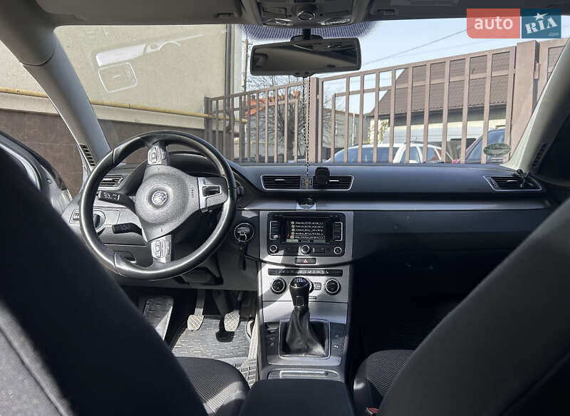 Универсал Volkswagen Passat 2013 в Ужгороде