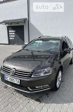 Универсал Volkswagen Passat 2012 в Бориславе