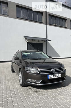 Универсал Volkswagen Passat 2012 в Бориславе