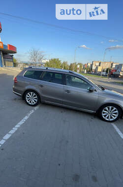 Універсал Volkswagen Passat 2011 в Хмельницькому