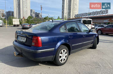 Седан Volkswagen Passat 2000 в Днепре