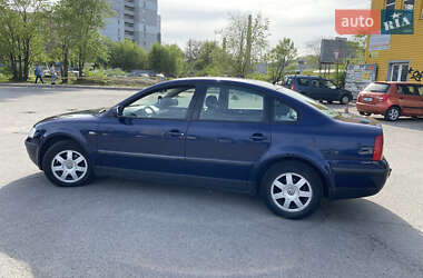 Седан Volkswagen Passat 2000 в Днепре