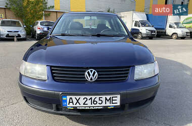 Седан Volkswagen Passat 2000 в Днепре