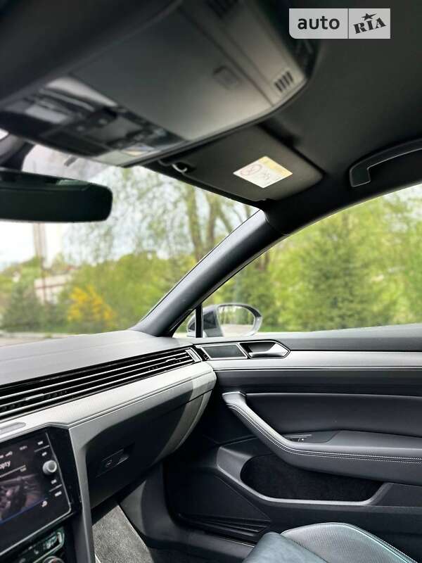 Универсал Volkswagen Passat 2018 в Киеве