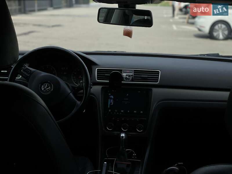 Седан Volkswagen Passat 2014 в Виннице
