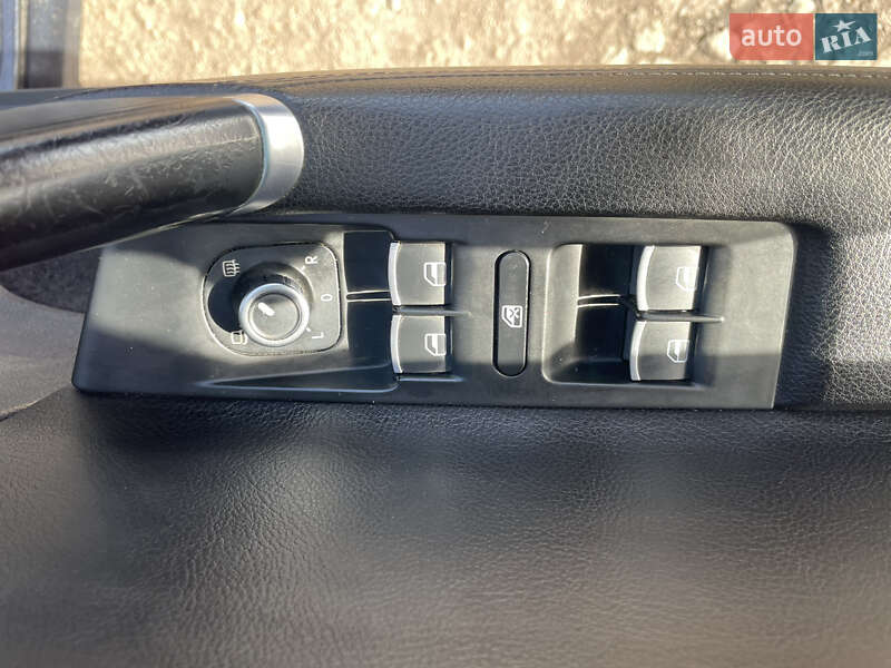 Универсал Volkswagen Passat 2012 в Чернигове