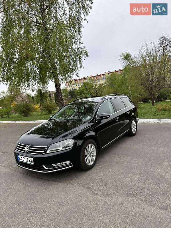 Универсал Volkswagen Passat 2012 в Киеве
