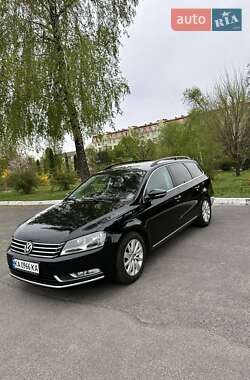 Універсал Volkswagen Passat 2012 в Києві