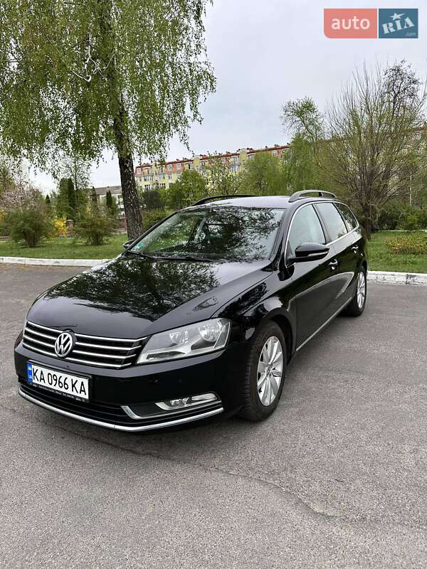 Универсал Volkswagen Passat 2012 в Киеве