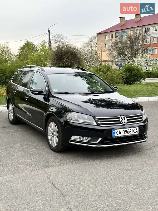 Универсал Volkswagen Passat 2012 в Киеве