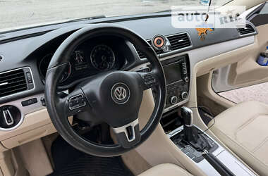 Седан Volkswagen Passat 2012 в Рівному
