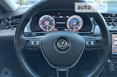 Седан Volkswagen Passat 2015 в Мукачевому