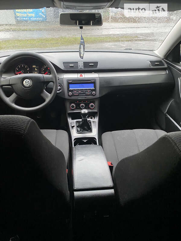 Універсал Volkswagen Passat 2010 в Ужгороді