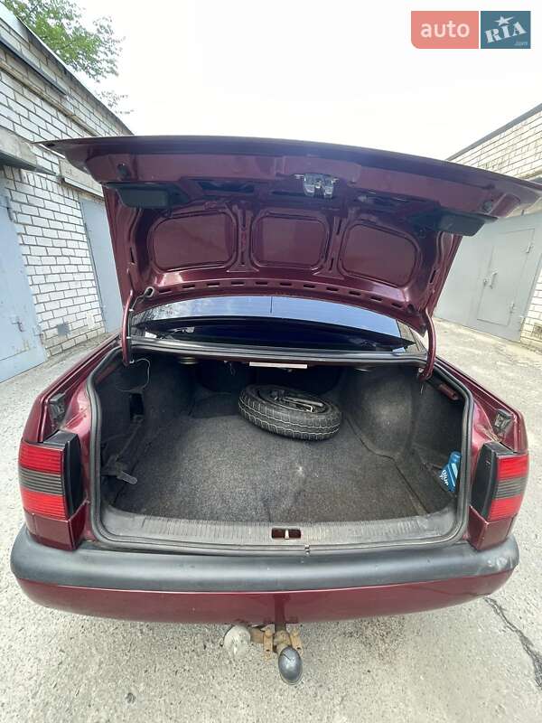 Седан Volkswagen Passat 1994 в Харкові