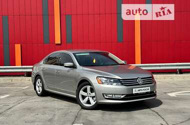 Седан Volkswagen Passat 2013 в Киеве