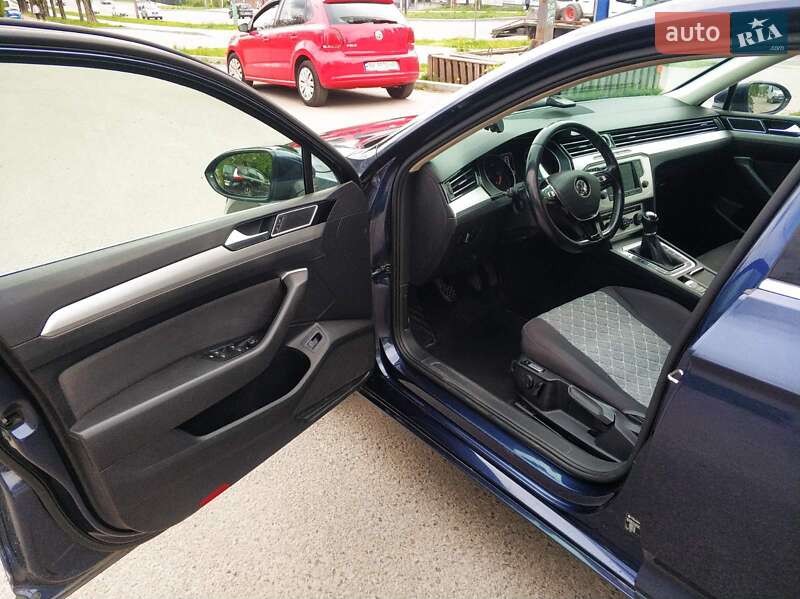 Универсал Volkswagen Passat 2015 в Ровно