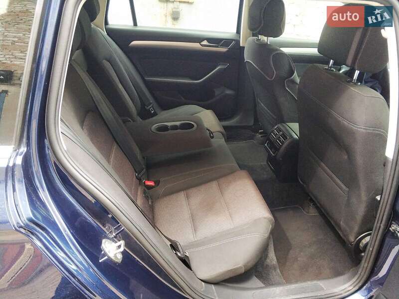 Универсал Volkswagen Passat 2015 в Ровно