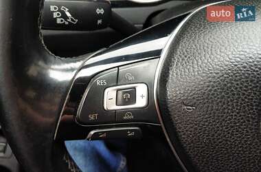 Универсал Volkswagen Passat 2015 в Ровно