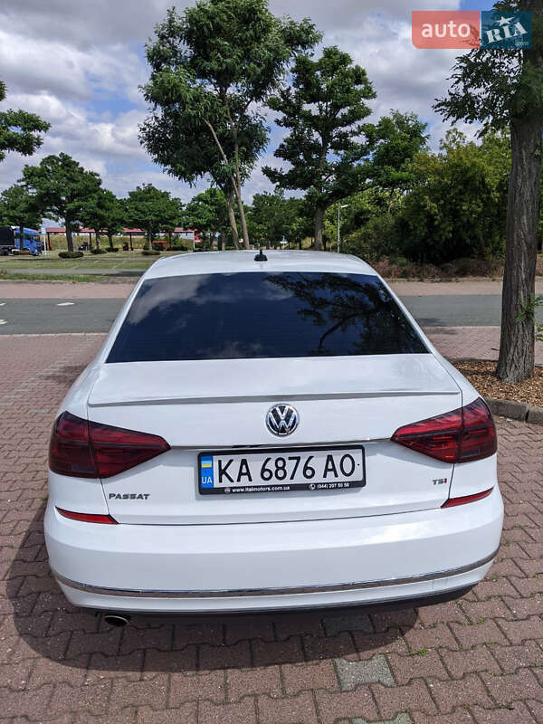 Седан Volkswagen Passat 2016 в Киеве