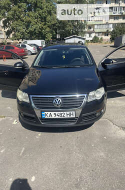 Универсал Volkswagen Passat 2006 в Киеве