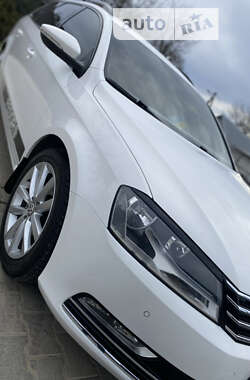 Универсал Volkswagen Passat 2012 в Черновцах