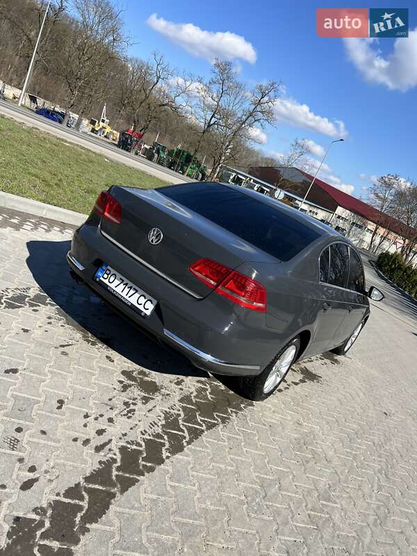 Седан Volkswagen Passat 2011 в Тернополе