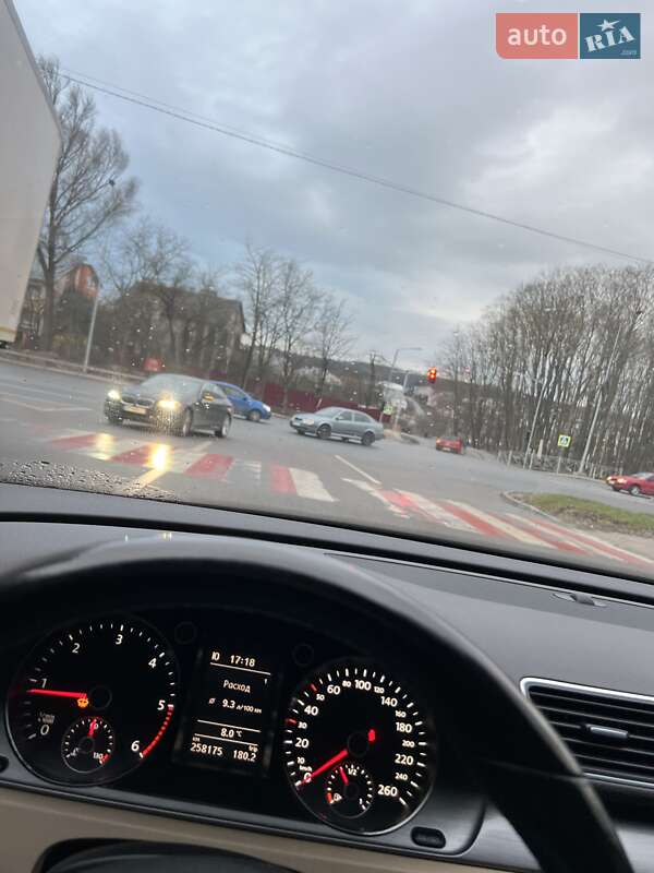 Седан Volkswagen Passat 2011 в Тернополе