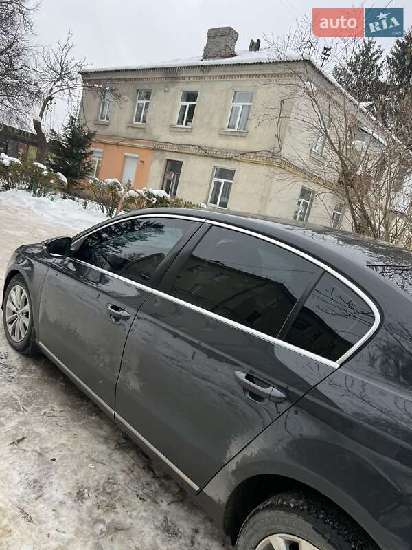 Седан Volkswagen Passat 2011 в Тернополе