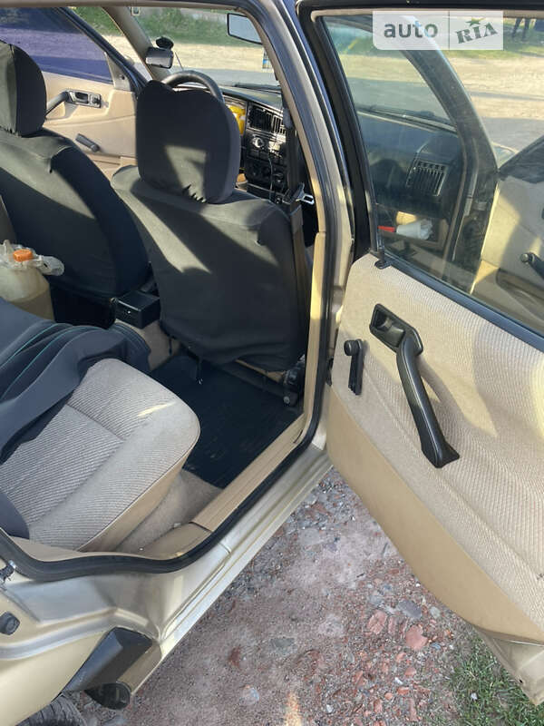 Седан Volkswagen Passat 1990 в Трускавце фото 11 Седан Volkswagen Passat 1990 в Трускавце