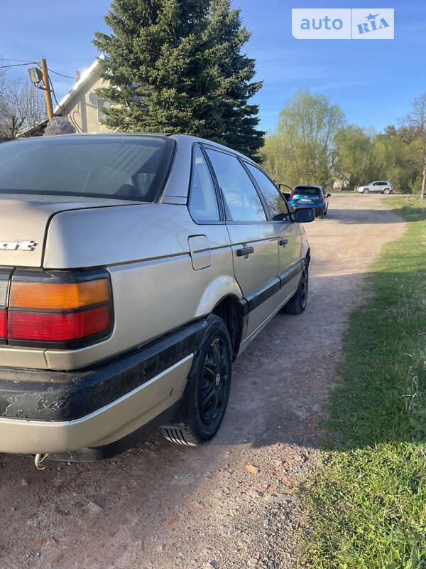 Седан Volkswagen Passat 1990 в Трускавце фото 8 Седан Volkswagen Passat 1990 в Трускавце
