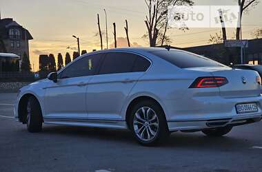 Седан Volkswagen Passat 2016 в Тернополі