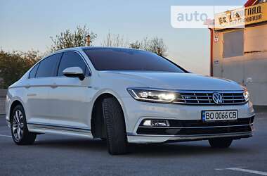 Седан Volkswagen Passat 2016 в Тернополе