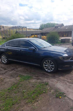 Седан Volkswagen Passat 2015 в Черкассах