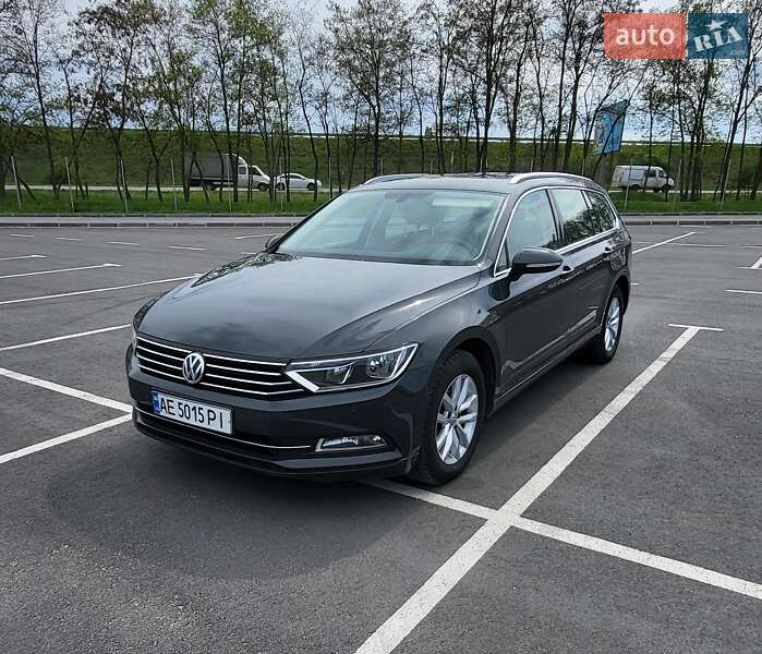 Универсал Volkswagen Passat 2017 в Днепре