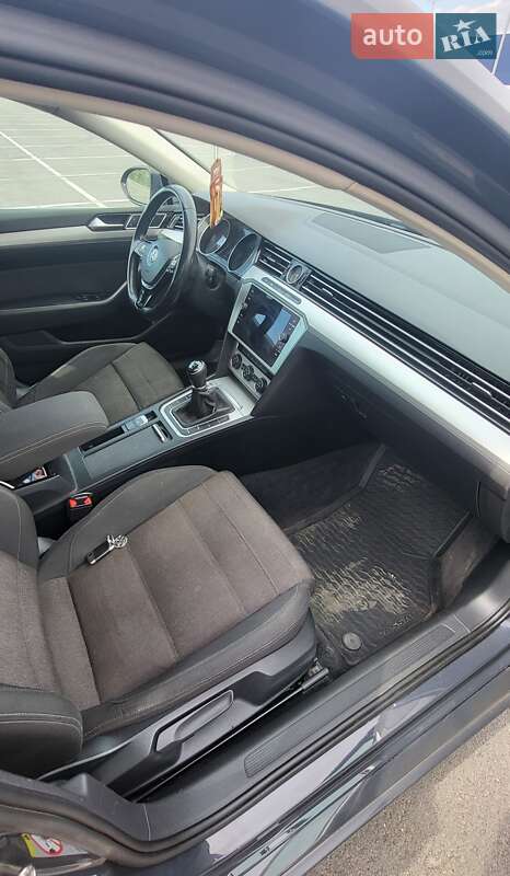 Универсал Volkswagen Passat 2017 в Днепре