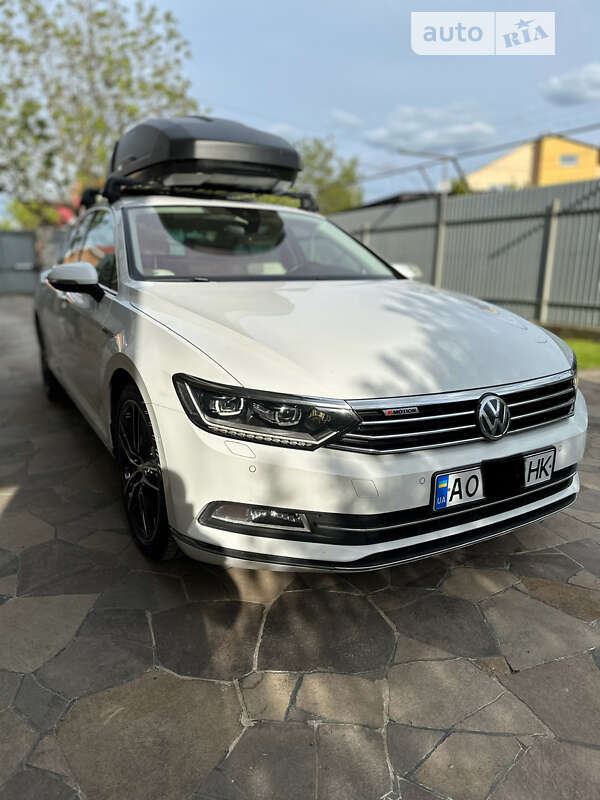 Седан Volkswagen Passat 2016 в Ужгороде