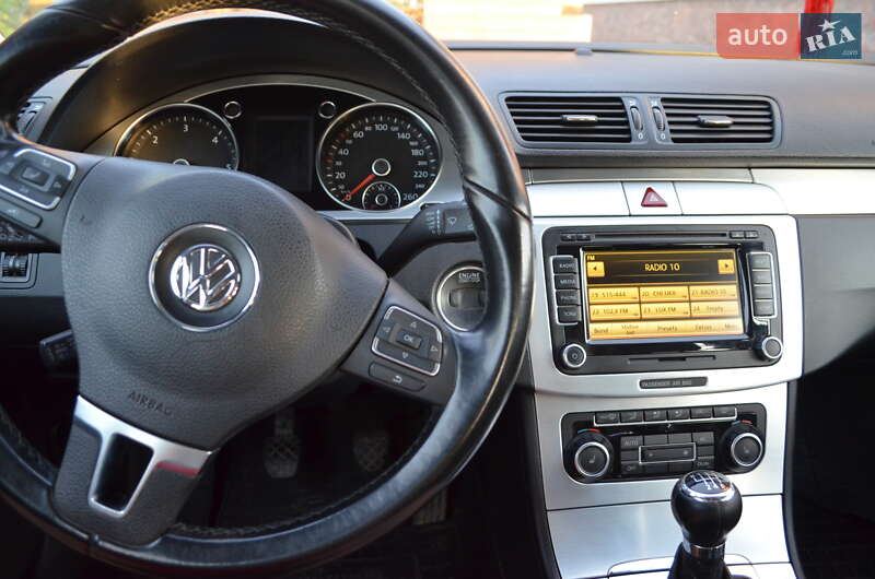 Универсал Volkswagen Passat 2010 в Борщеве