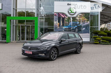 Универсал Volkswagen Passat 2021 в Луцке